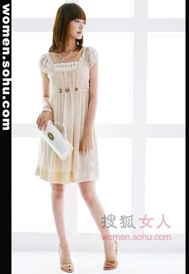 素色淑女裙 简洁好搭韵味十足